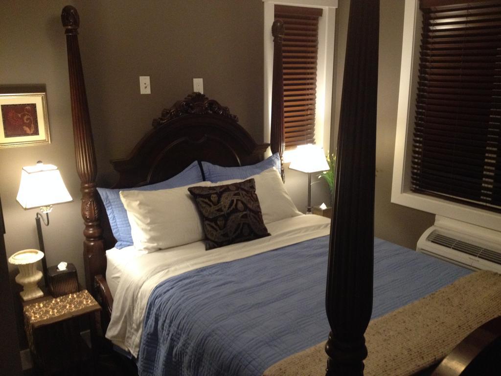 Brookside Inn Boutique Hotel 애버츠퍼드 객실 사진